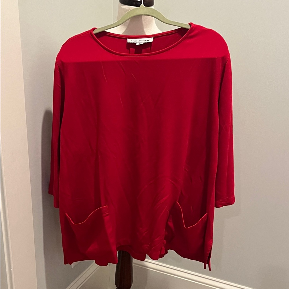 Carline Rose, 2x, Vibrant Red Relaxed Tunic with Subtle Pocket Detail